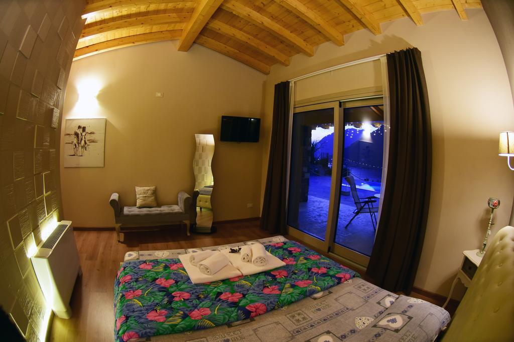 Agriturismo Le Fontane Sale Marasino Szoba fotó