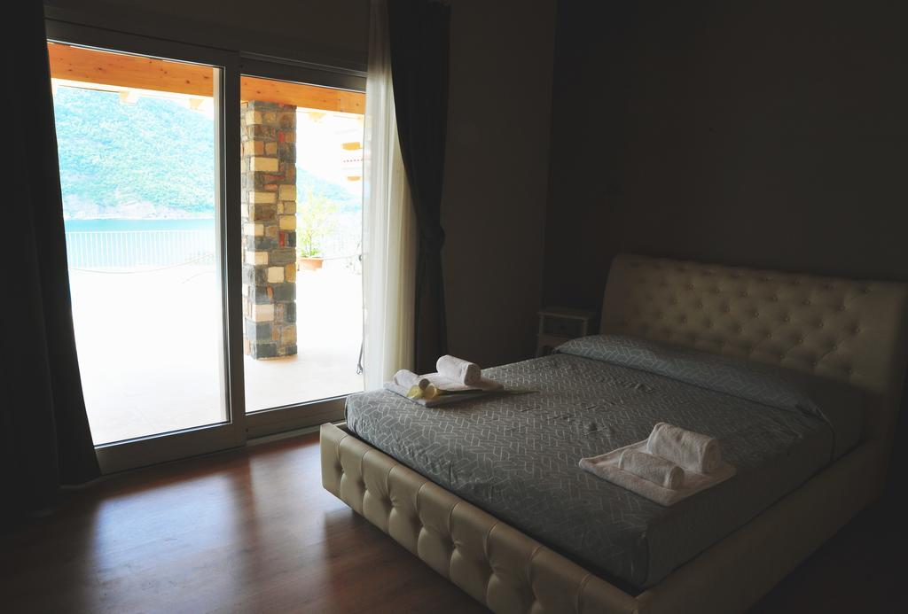 Agriturismo Le Fontane Sale Marasino Szoba fotó